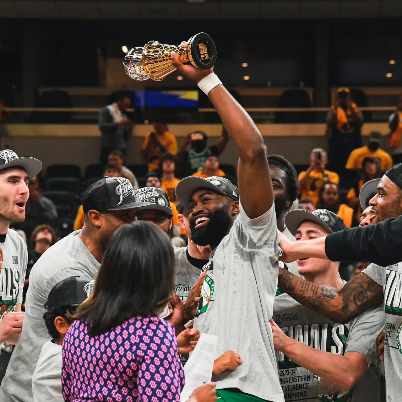 波士顿凯尔特人今晚防线松动，志在欧篮联名次提升，管理层满意，赛程密集仍需轮换(凯尔特人如何战胜篮网队)