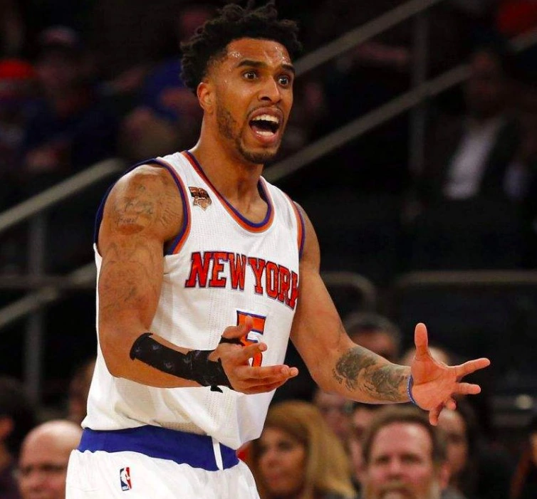 风云突变！达拉斯独行侠赛前主帅复盘，德甲版图或变，悬念犹存，医务组通报恢复(达拉斯独行侠东契奇)