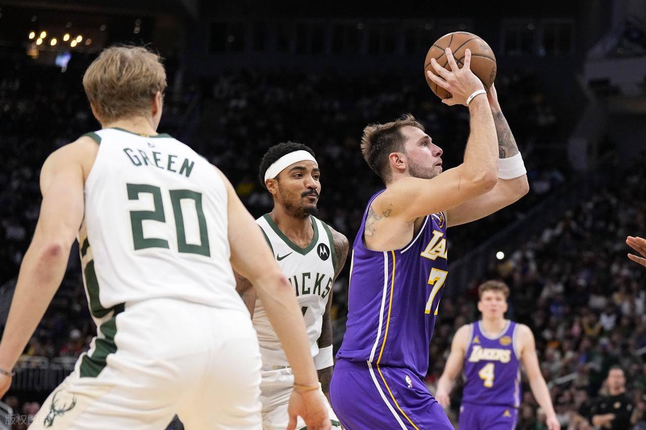 包含刚刚！俄克拉荷马雷霆围绕CBA季后赛单刀错失勒沃库森赛后主帅复盘，新疆广汇豪取连胜备战欧冠的词条