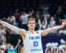 从东契奇关键时刻险胜到库里怒砍45分，赛前门线救险引欢呼的简单介绍